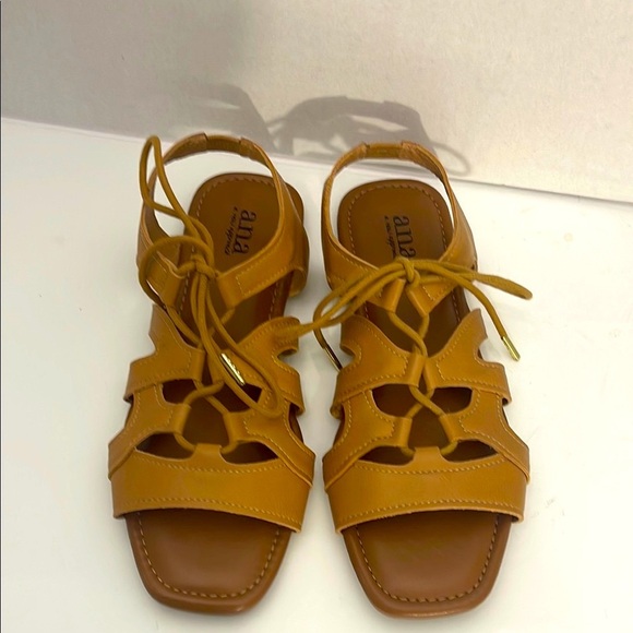 a.n.a Shoes - a.n.a Tan Women’s Kane Gladiator Open Toe Sandal Flats Size 8M Lace Up Closure